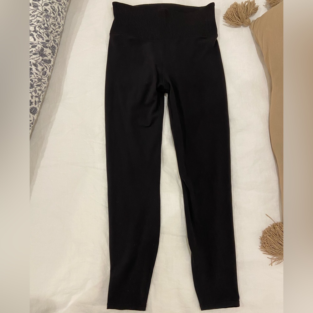 Vuori Womens Black Leggings